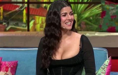 Bollywood Diva Actress Nimrat Kaur At The Kapil Sharma Show In A Sexy