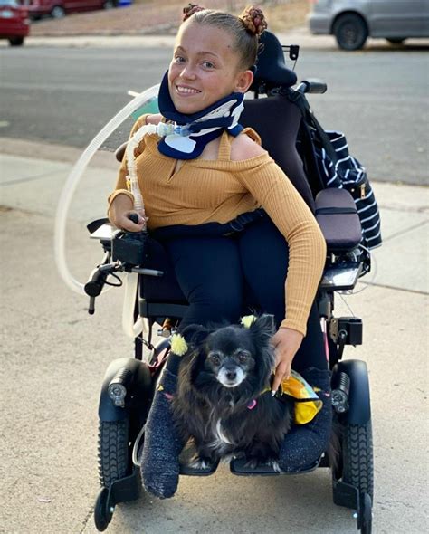 pin by dule pas on muscular dystrophy atrophy wheelchair women disabled women beautiful women