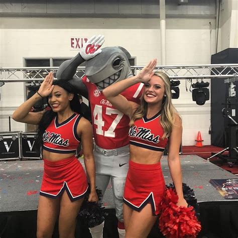 Ole Miss Cheerleaders With The New Land Shark Mascot Ole Miss Ole