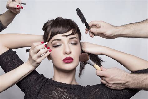 How to Makeup Your Face Like Beauty Salon - Dorina