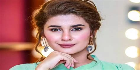 Kubra Khan Wants Everyone To Stay Strong