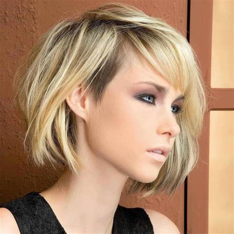 Find out the biggest hairstyle trends of spring 2020. 2020 Hair Trends For Women #HairstylesForWomen | Trending haircuts, Short hair trends, Hair styles