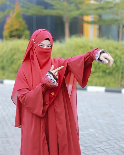 Pin By Azizi Kong On For Your Eyes Only Gaya Hijab Jilbab Cantik Gambar