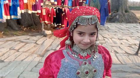 Kashmiri Little Girl Wearing Kashmiri Traditional Dress Youtube