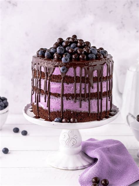 Glutenfreie schoko nuss torte mit heidelbeercreme rezept rezept in 2020 kuchen und torten rezepte kuchen und torten dessert tablett. Blaubeer-Schoko-Layer Cake | Torten rezepte schoko, Kuchen ...