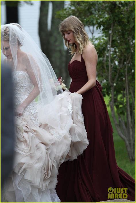 Taylor Swift Holds Bff Abigail Anderson S Dress At Her Wedding Photos Always A Bridesmaid
