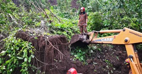 According to a report in straits times, this is because the strong singapore dollar makes shopping across the causeway at least 30% cheaper than in singapore, they. Sunway Group confirms two dead in landslide at The ...