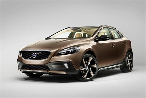 The 'box works very well and has an uncanny knack of being in the right gear without any specifications; VOLVO V40 Cross Country - 2012, 2013, 2014, 2015, 2016 ...