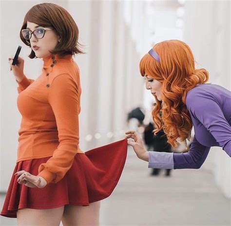 Daphne And Velma Daphne Blake Cool Costumes Halloween Costumes Velma Scooby Doo Velma