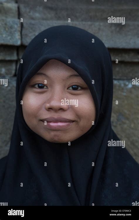 Indonesian Student Hi Res Stock Photography And Images Alamy