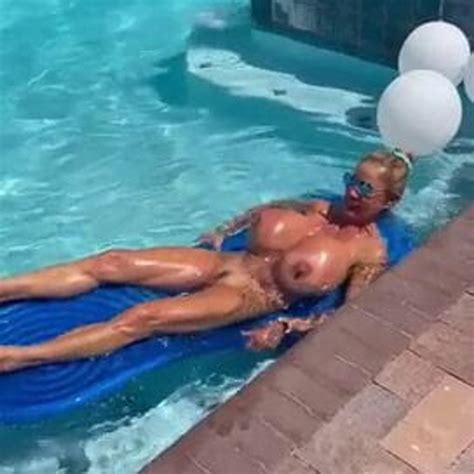 minka huge boobs float in the pool 2021 free porn ba xhamster