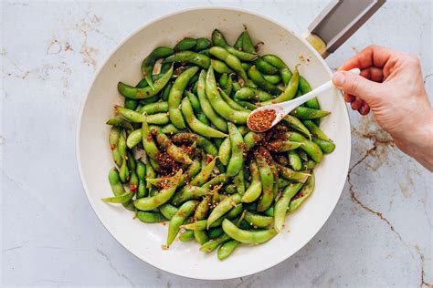 An Easy Recipe For Spicy Edamame Soy Beans