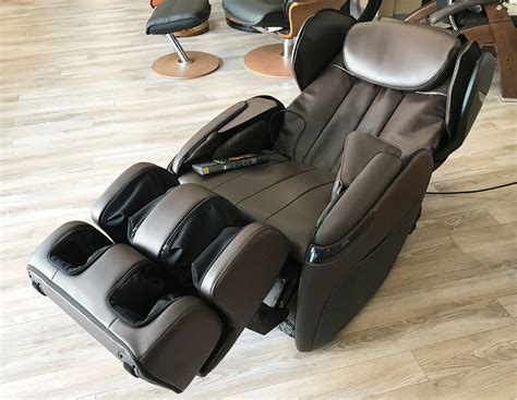 The closest to the human touch of any chair in the market, human touch chairs are the brand of choice for the american college of chiropractic orthopedists. Espresso Brown Human Touch Opus 3D Massage Chair Zero ...