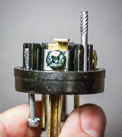 Maybe you would like to learn more about one of these? How to wire a three-prong plug - Quora