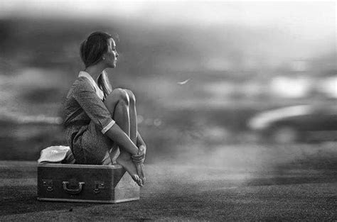 Aunque suene típico, la soledad permite escucharte mejor a ti misma, a superar ese miedo a una soledad que, de abrazar, te sumergirá en un mundo en. ¿Sabes lidiar con la soledad?