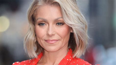 Kelly Ripa Shocks With Hollywood Transformation In Jaw Dropping Selfie Away From Home Hello