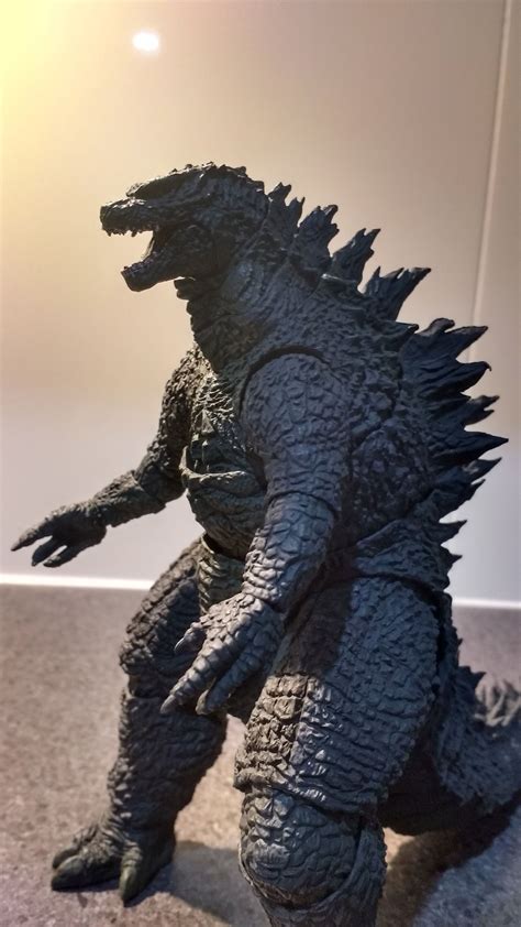 These action figures are from playmates toys, and are based on the upcoming 2021 movie godzilla vs kong. SH MonsterArts 2014 Godzilla (With images) | Godzilla ...
