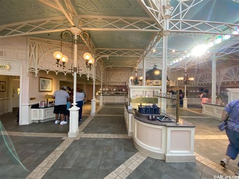Interior Pictures Of Crystal Palace In Walt Disney World Allearsnet