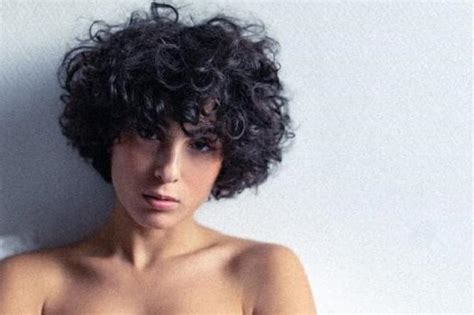 Barbara piévic (born 10 april 1993), known professionally as barbara pravi, is a french/serbian singer, songwriter, and actress. Barbara Pravi współczesną Piaf? Jej piosenka na Eurowizję ...