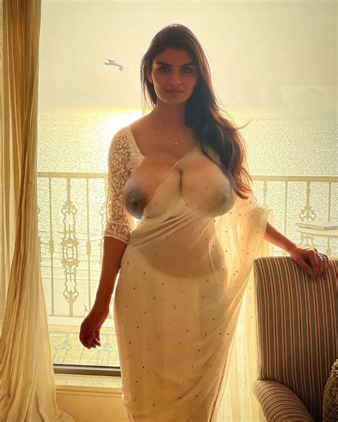 Anveshi Jain Boobs Photos My Xxx Hot Girl