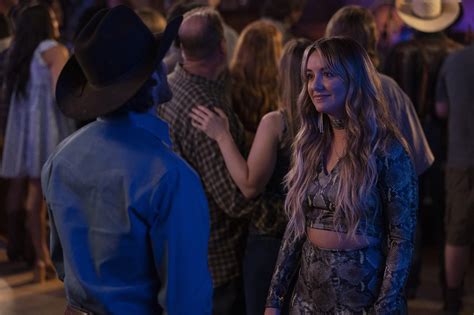 Lainey Wilson On Her 2022 Cmas Date Yellowstone Role