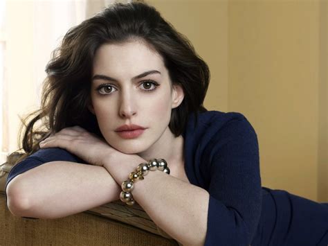 Anne Hathaway Actress Hd Wallpaper Beautiful Wallpaper Hd