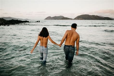 Lindsayvann Photography Intimate Adventurous Couples Session In The Water On St John In