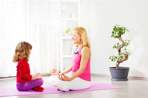 4 mantras para enseñarles a tus hijos Yoga para niños Posturas de