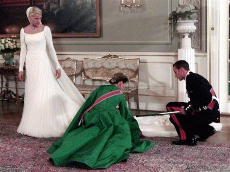 Losgelöster auftritt von ihr und mann haakon. HRH Crown Princess Mette-Marit | Kändisar, Stilikon ...