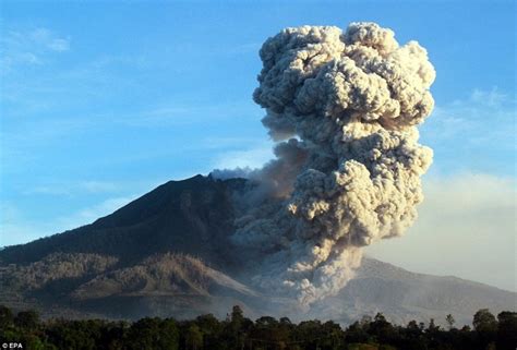gunung meletus adalah proses terjadinya gunung meletus penyebab gunung meletus dan dampak