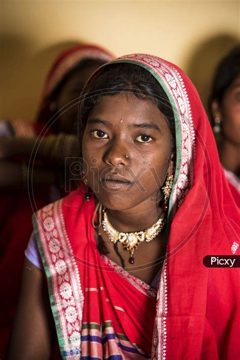 Image Of Tribal Tribal Woman Wearing The Traditional Tribal Dress At World Tribal Day