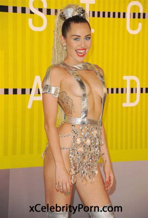 Miley Cyrus Posando Desnuda Xxx Videos Porno HD