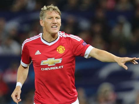 Bundesliga football writer mark lovell tells bbc sport why he believes united's move for schweinsteiger is a. Manchester United injury news: Will Bastian Schweinsteiger ...