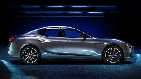 11:05 maserati intelligent assistant 11:50 always connected with your maserati 12:14 let's talk about style 13:37 performance charged host: 2021 Maserati Ghibli Pictures Images