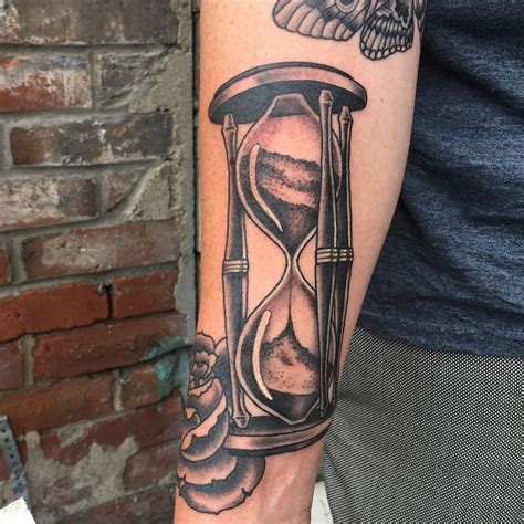 85 Best Hourglass Tattoo Designs And Meanings Time Is Flying 2019