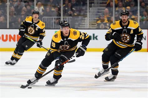 Ondrej Kase Bruins Debut Ex Duck Looks Fast Rusty In First Game For