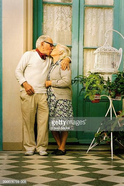 old couple kissing close up photos et images de collection getty images
