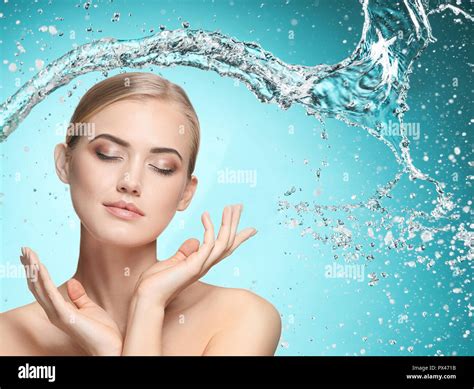 Splash Face With Water Hi Res Stock Photography And Images Alamy