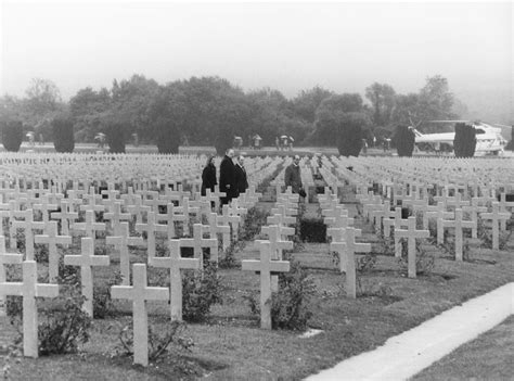 Mitterrand in , france in december, 1994. Verdun : le geste Mitterrand-Kohl -- Institut François ...