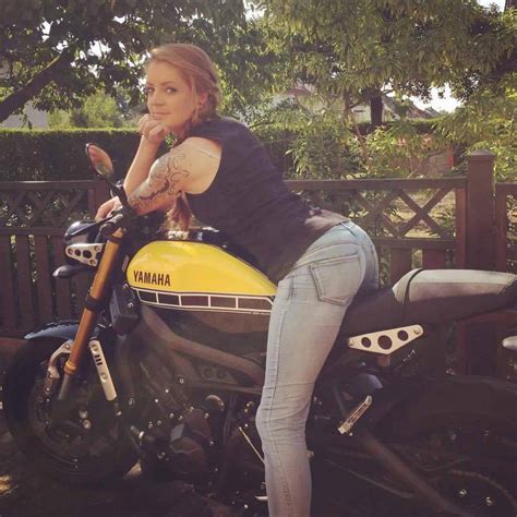 Girls On Motorcycles Pics And Comments Page Triumph Forum