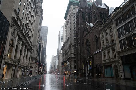 New York City S Streets Are Eerily Empty Amid The Coronavirus Crisis Daily Mail Online