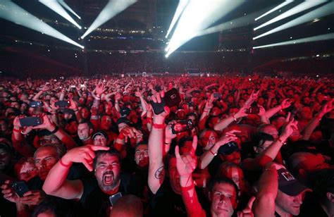 Metallica Turns It Up To 11 In First Sold Out Us Bank Stadium Concert