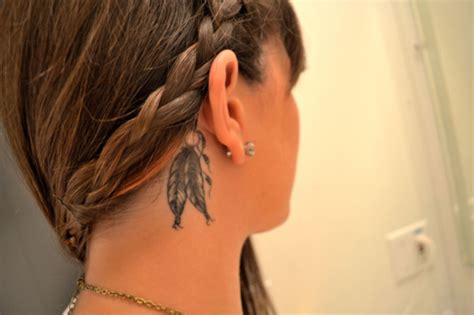 If you love pain though, knock yourself out. 17 Cool Behind The Ear Tattoos - fashionsy.com