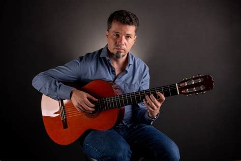 Violonista Daniel Murray Realiza Show Gratuito No Instituto De Artes Da