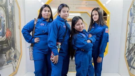 Scigirls En Español Escuadrón Espacial Space Squad Twin Cities Pbs
