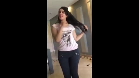 بنت مربربه عسل ترقص ع طرب خليجي بالمنزل ٢٠١٧ Youtube