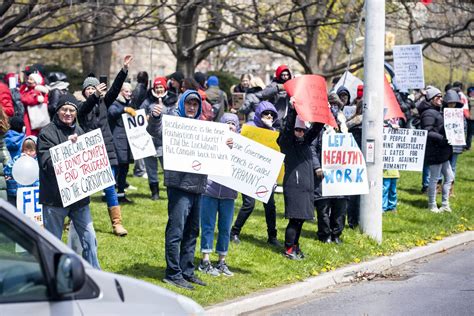 anti lockdown protest returns to queen s park in toronto and they re claiming hospitals are empty