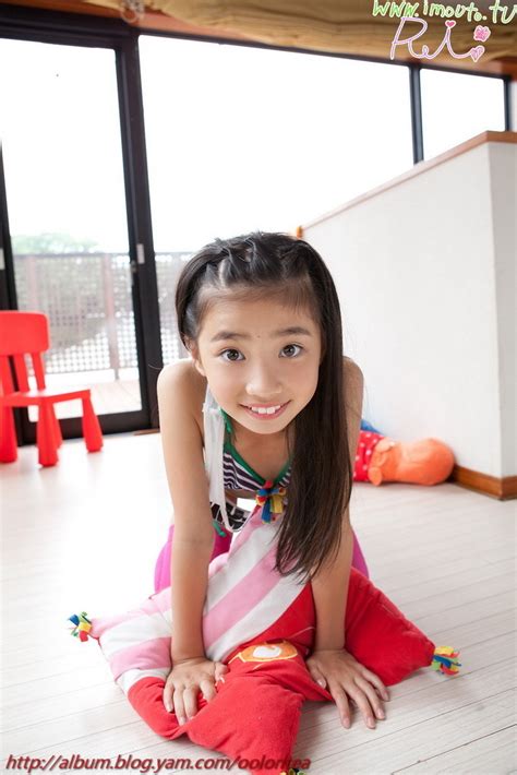 Junior idol world added 85 new photos to the album: Rei Kuromiya Daum ~ Jambu Sandals