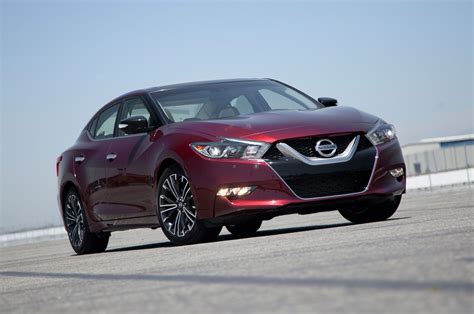 2016 Nissan Maxima Sr Gains Sinister Midnight Package
