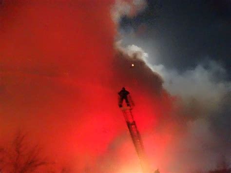 Gelen son dakika haberine göre kütahya'da hamidiye mahallesi yakınlarındaki çam ormanında yangın çıktı. Kütahya'da yangın | NTV